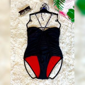 Volcom . OnePiece swimsuit. W/ties. 🖤❤️